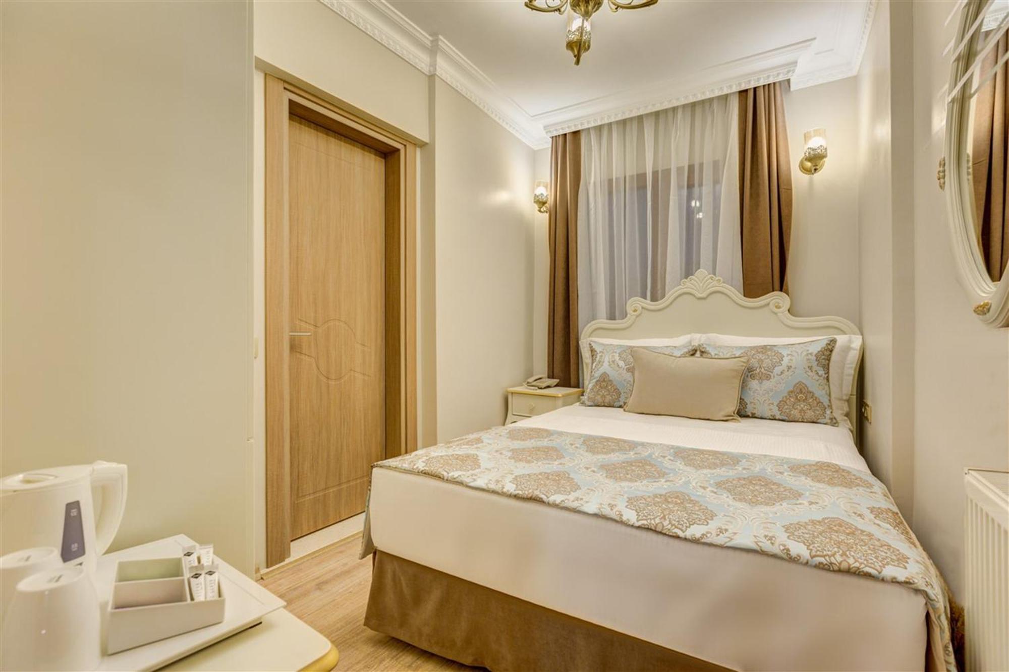 فندق Cunda Oezerbey Konagi (Adults Only) Ayvalı الغرفة الصورة